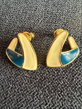 VINTAGE MONET Gold Tone Cream and Teal Enamel Stud Earrings